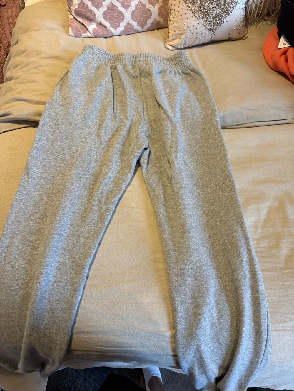 Nike women’s Gray Sweatpant Joggers with White Swoosh size small